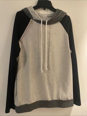 BARLVER Two-Tone Hooded Pullover - Light Gray & Black